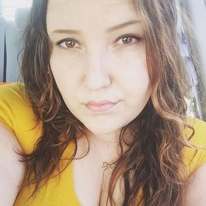 Meet your Posher, Courtney